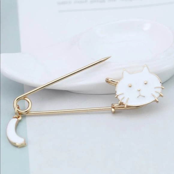 Cat Safety Pin Brooch - Picture 1 of 5
